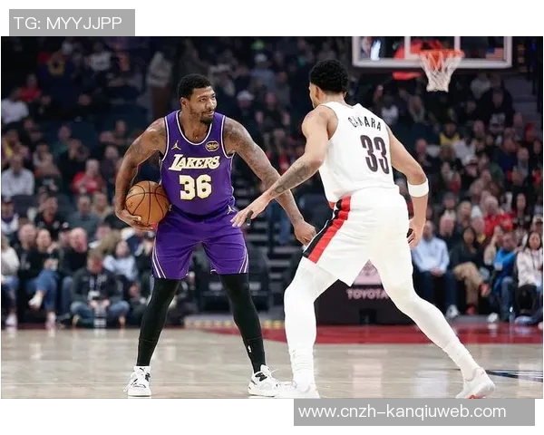 04年湖人队与开拓者队经典对决回顾及赛季精彩瞬间分析